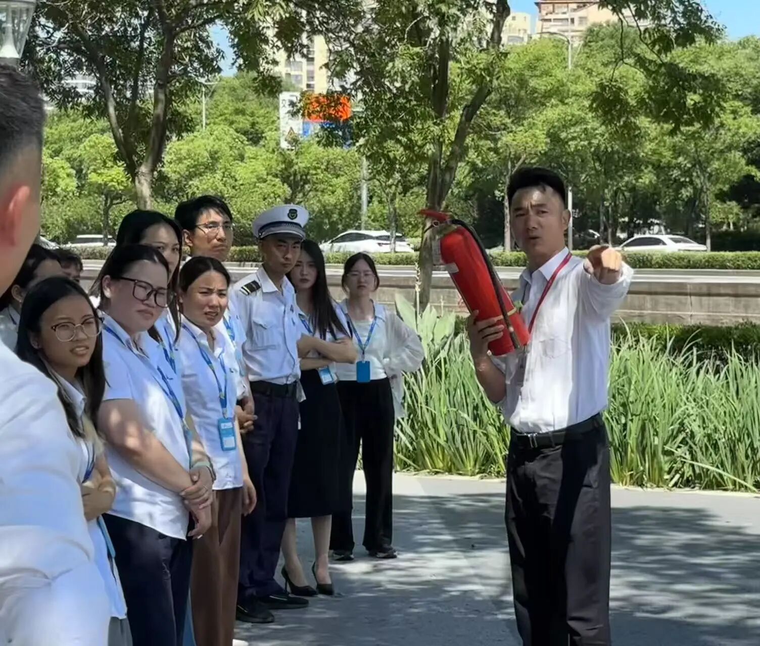 1763014960113400.jpg 32d2f7be4f7843eddab2b7ebb03b49de.jpg